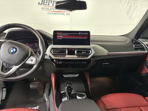 Used 2025 BMW X4 xDrive30i image 25