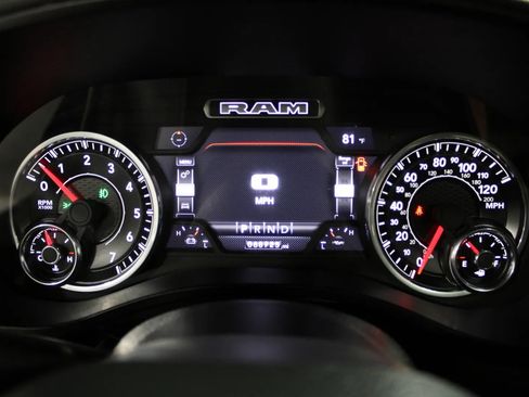 Used 2024 RAM 1500 Laramie AWD/4WD image 11
