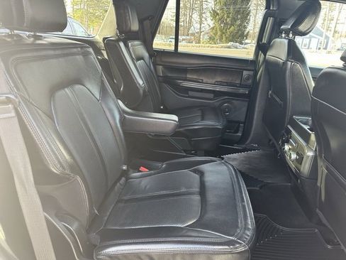 Used 2021 Ford Expedition Limited image 18