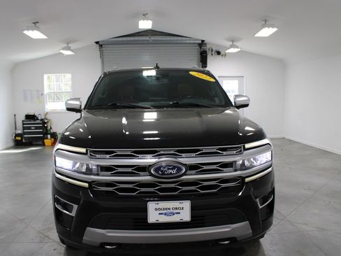 Used 2022 Ford Expedition Platinum AWD/4WD image 3
