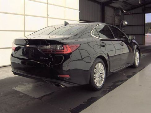Used 2018 Lexus ES 350 w/ Premier Package FWD image 4