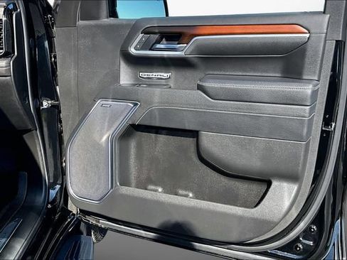 Used 2025 GMC Sierra 1500 Denali AWD/4WD image 18