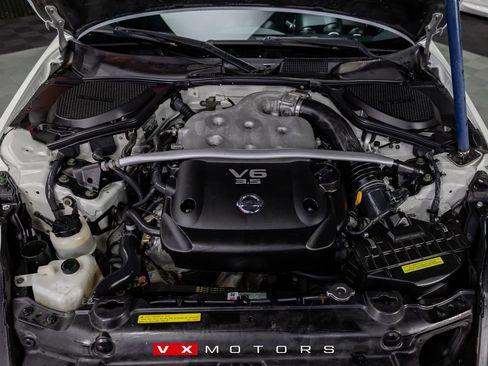 Used 2005 Nissan 350Z Coupe w/ (N93) Cargo Convenience Pkg image 6