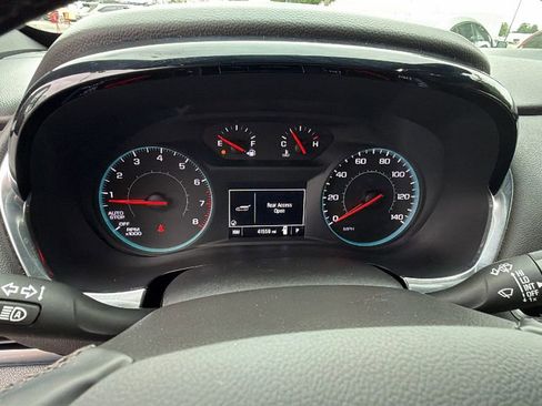 Used 2023 Chevrolet Traverse LT FWD image 29