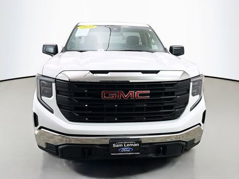 Used 2023 GMC Sierra 1500 Pro w/ Convenience Package image 2