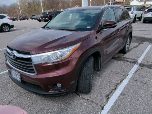 Used 2015 Toyota Highlander XLE image 18