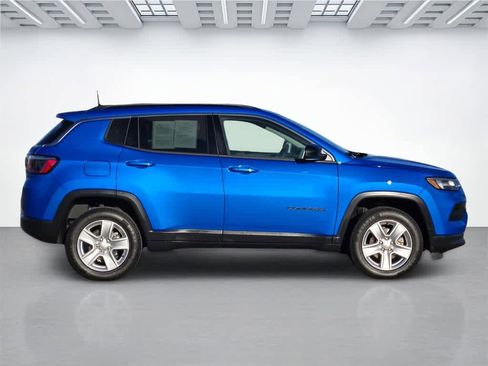 Used 2022 Jeep Compass Latitude image 6