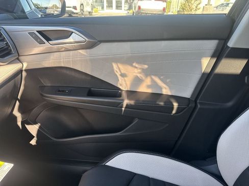 New 2026 Volkswagen Taos SEL AWD/4WD image 25
