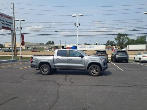 Used 2024 Chevrolet Colorado LT w/ Advanced Trailering Package AWD/4WD image 13