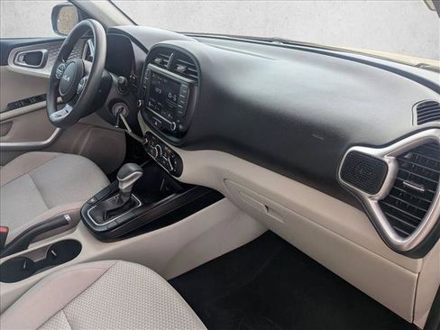 Used 2023 Kia Soul LX FWD image 29
