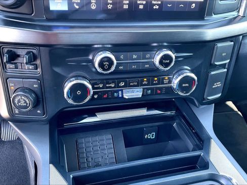 Used 2023 Ford F250 Lariat w/ Lariat Ultimate Package AWD/4WD image 30