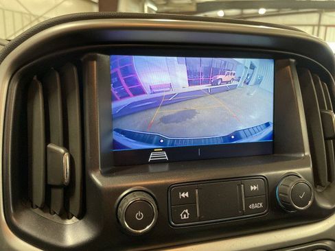 Used 2022 Chevrolet Colorado LT w/ Fleet Safety Package image 19