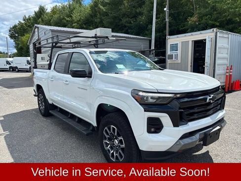 Used 2024 Chevrolet Colorado Z71 w/ Advanced Trailering Package AWD/4WD image 1