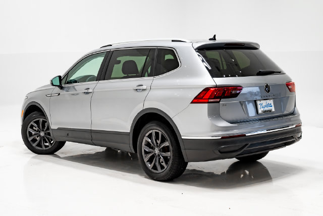 Used 2023 Volkswagen Tiguan SE FWD image 28