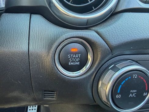 Used 2018 FIAT 124 Spider Abarth w/ Convenience Group image 22