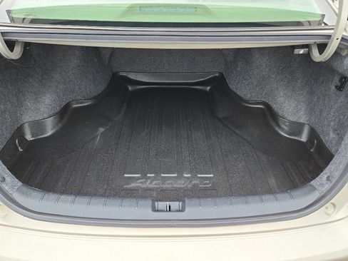 Used 2015 Honda Accord EX-L image 6