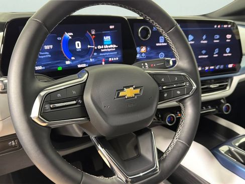 Certified 2025 Chevrolet Equinox EV LT w/ Convenience Package II FWD image 22