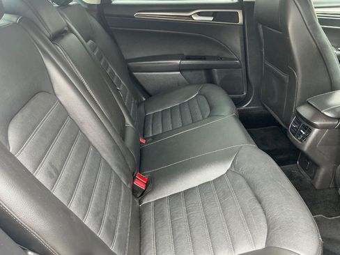 Used 2016 Ford Fusion SE w/ Equipment Group 202A FWD image 11