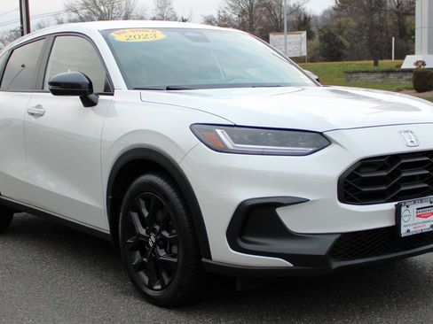 Used 2023 Honda HR-V Sport image 4