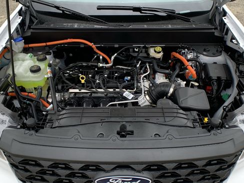 New 2025 Ford Maverick XL image 41