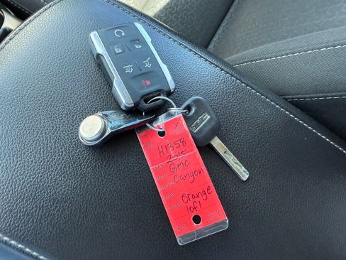 Used 2015 GMC Canyon SLE RWD image 42
