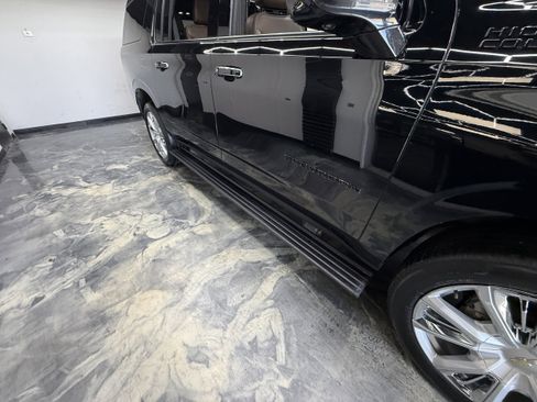 Used 2021 Chevrolet Suburban High Country AWD/4WD image 33