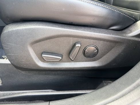 Used 2023 Ford Edge SEL image 13