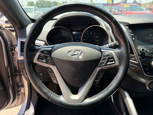 Used 2017 Hyundai Veloster Value Edition FWD image 13
