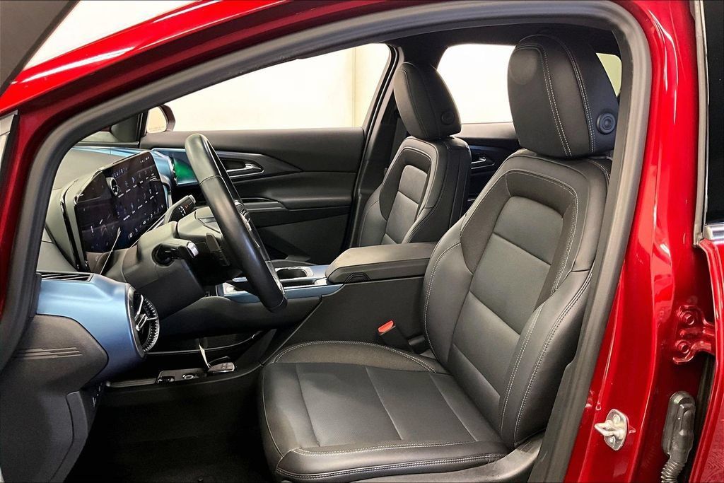 Used 2024 Chevrolet Equinox EV LT FWD image 21