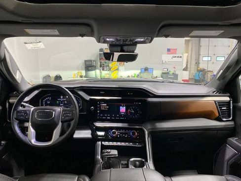 Used 2023 GMC Sierra 1500 Denali w/ Technology Package AWD/4WD image 14