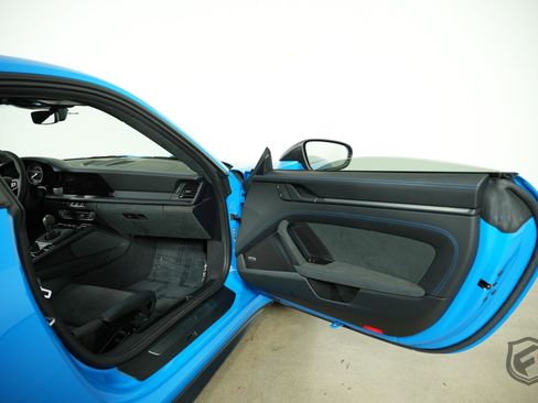Used 2022 Porsche 911 GT3 image 26
