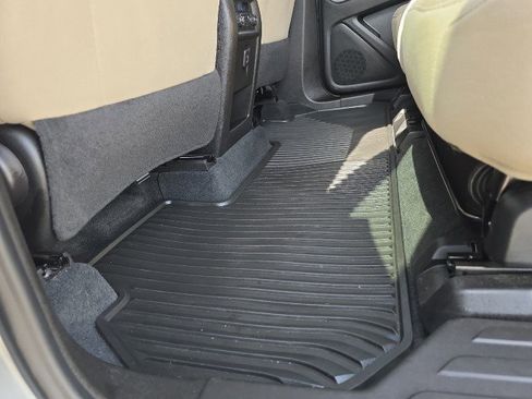 Used 2023 Chevrolet Traverse LS w/ Safety Package image 31