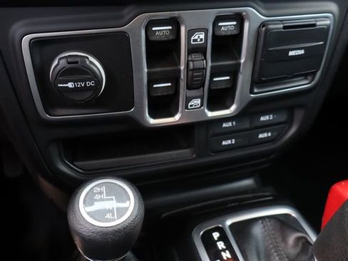 Used 2018 Jeep Wrangler Unlimited Sport S AWD/4WD image 26