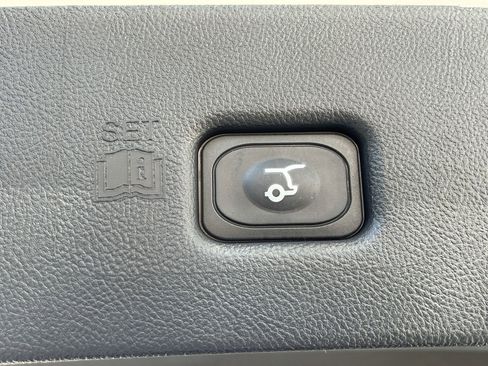 Used 2021 Lincoln Nautilus FWD w/ Equipment Group 101A image 30