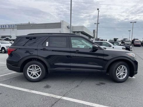 New 2026 Ford Explorer Active w/ Active Comfort Package RWD image 2