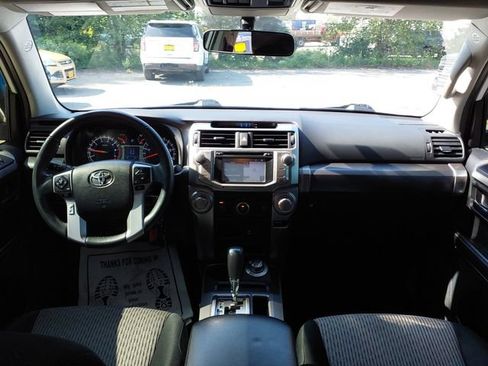 Used 2016 Toyota 4Runner SR5 AWD/4WD image 19