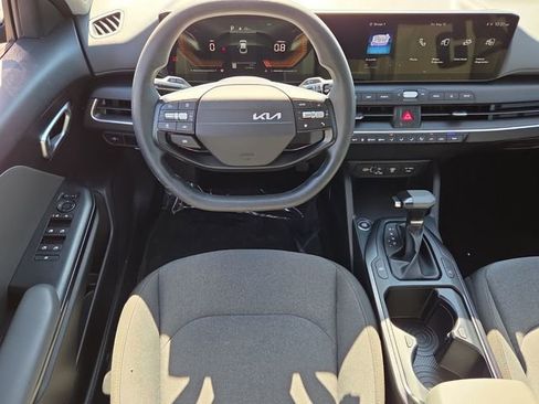Used 2025 Kia K4 FWD image 15