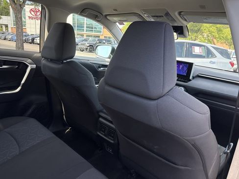 Used 2025 Toyota RAV4 XLE FWD image 20