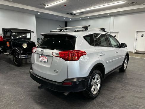 Used 2014 Toyota RAV4 XLE AWD/4WD image 5