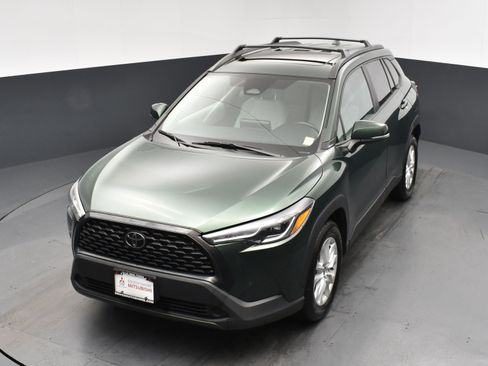 Used 2023 Toyota Corolla Cross LE w/ Moonroof Package image 17