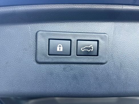 Used 2021 Subaru Outback Touring AWD/4WD image 19