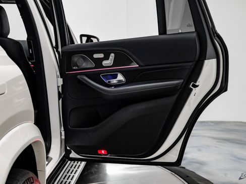 Used 2022 Mercedes-Benz GLS 63 AMG 4MATIC w/ Warmth & Comfort Package image 90