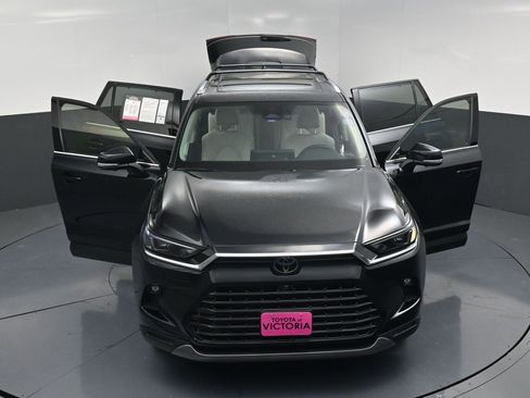 Used 2025 Toyota Grand Highlander AWD image 27