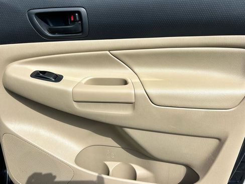 Used 2014 Toyota Tacoma PreRunner w/ SR5 Package image 13