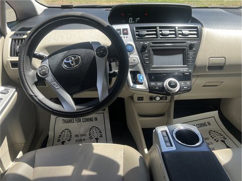 Used 2012 Toyota Prius V Five FWD image 10