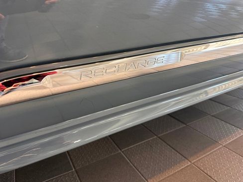 Used 2021 Volvo XC90 T8 Inscription Expression w/ Climate Package image 7