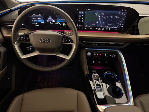 Used 2025 Audi Q5 Premium w/ Convenience Package AWD/4WD image 27