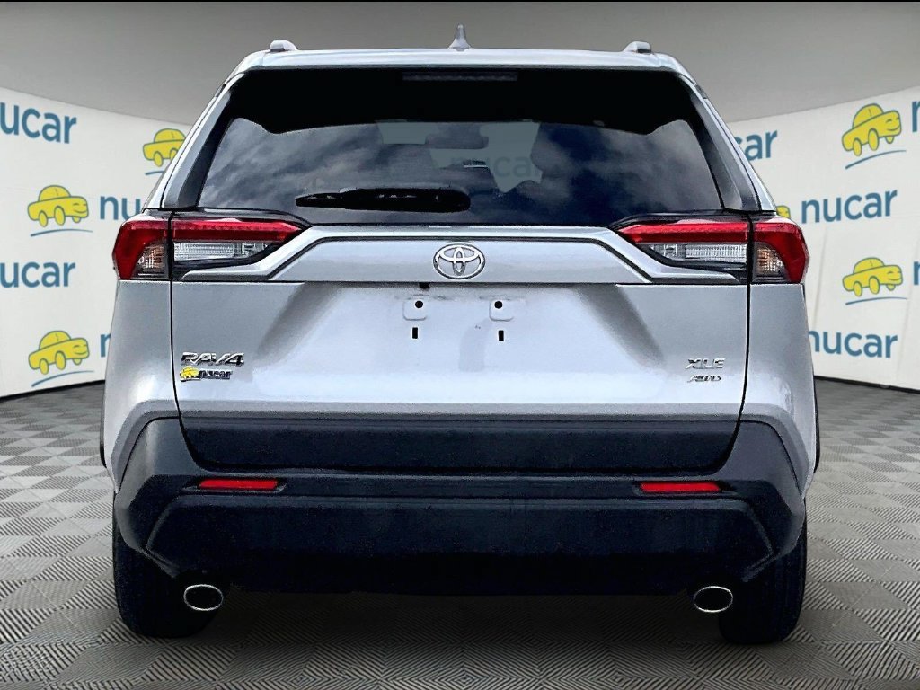 Used 2022 Toyota RAV4 XLE AWD/4WD image 5
