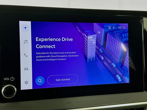 Used 2024 Toyota Prius LE FWD image 21