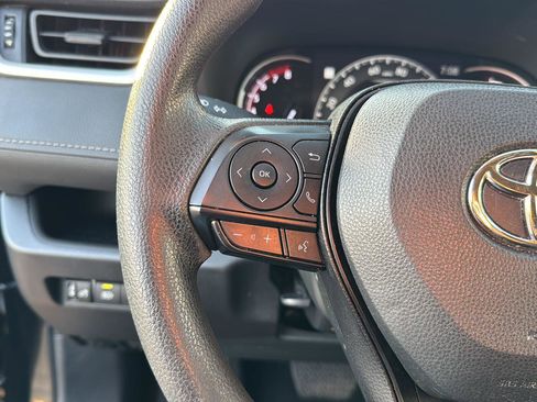 Certified 2023 Toyota RAV4 XLE FWD image 18